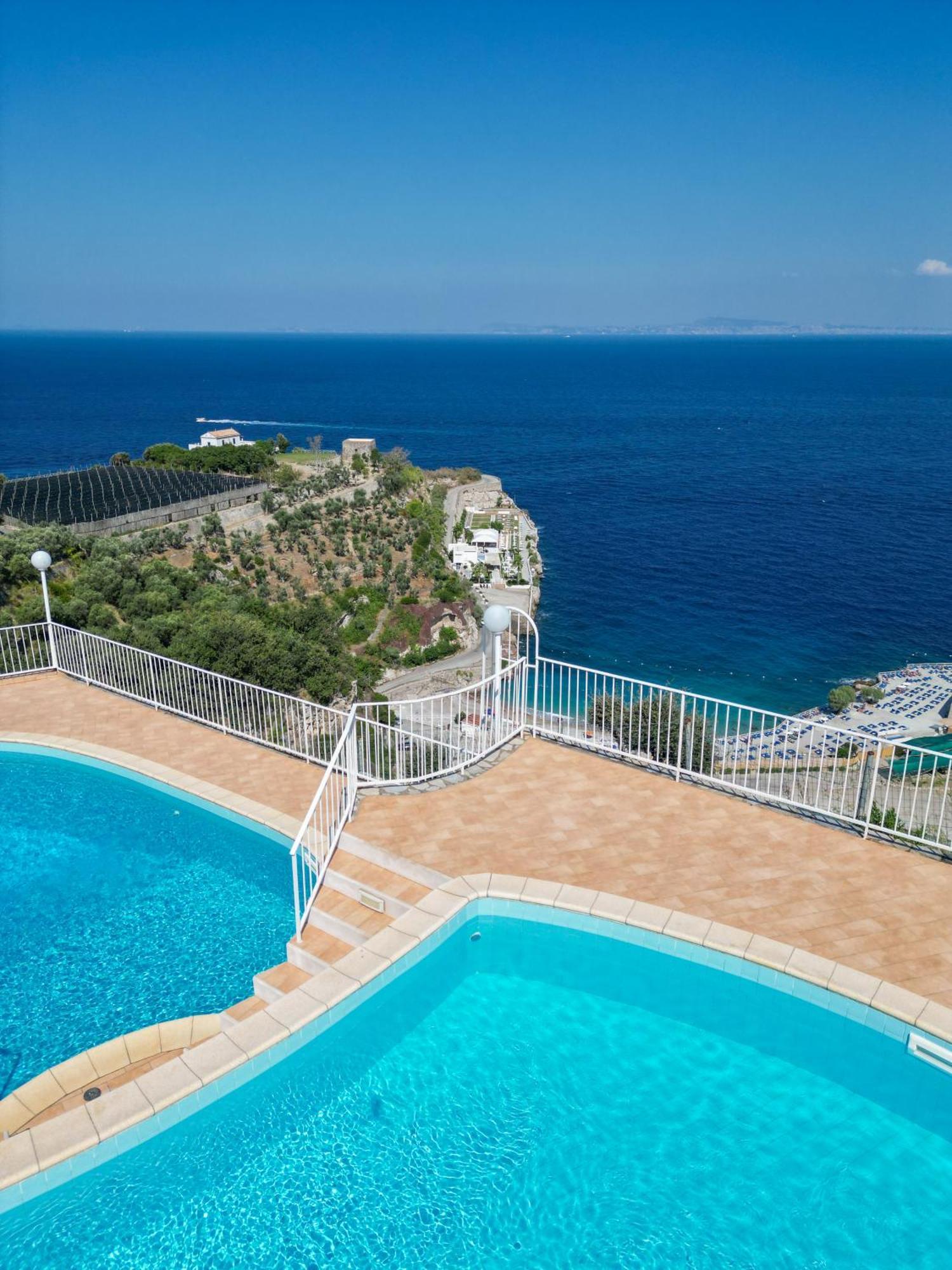 Hotel Villa Lubrense Sorrento Massa Lubrense Buitenkant foto