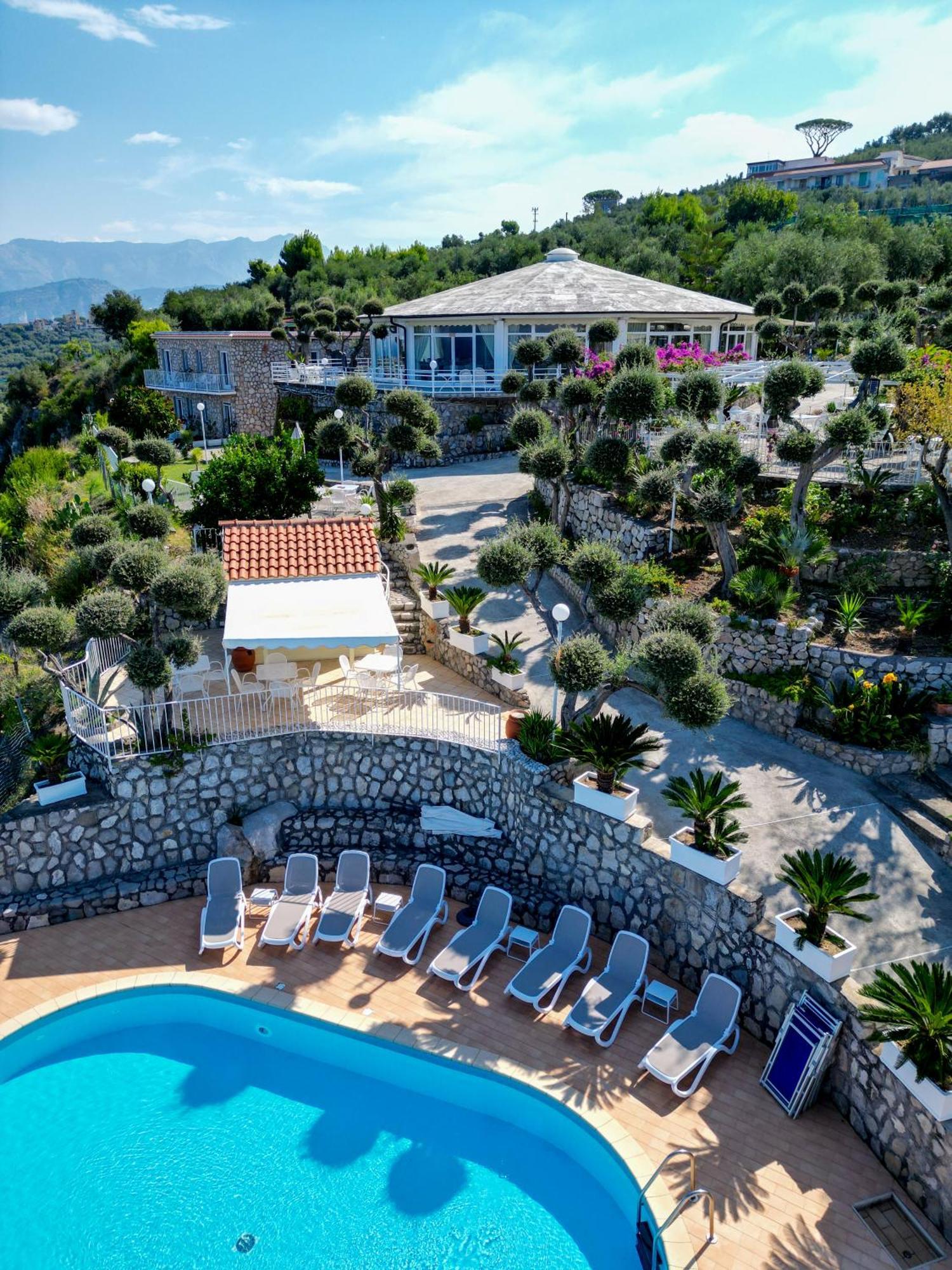 Hotel Villa Lubrense Sorrento Massa Lubrense Buitenkant foto